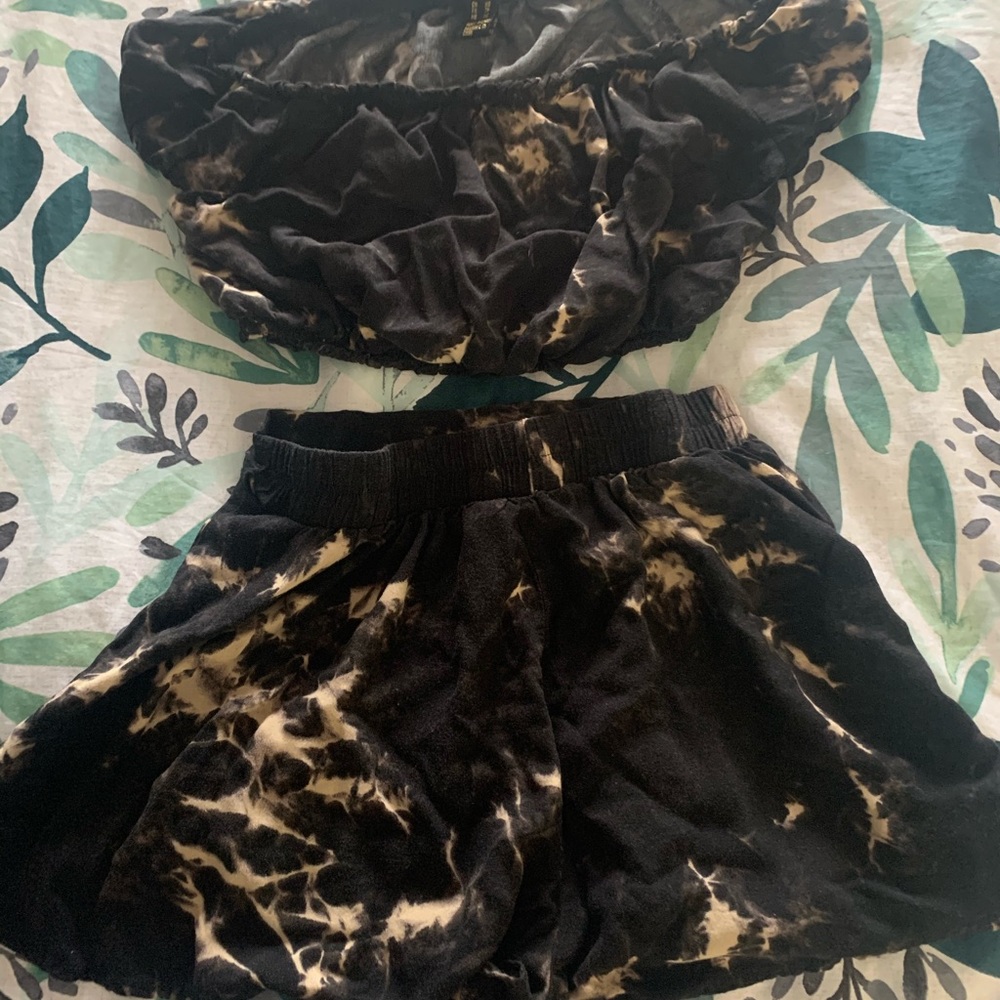 Short matching set!